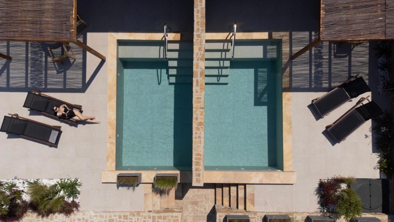 باليوري Pnoes Luxury Suites المظهر الخارجي الصورة