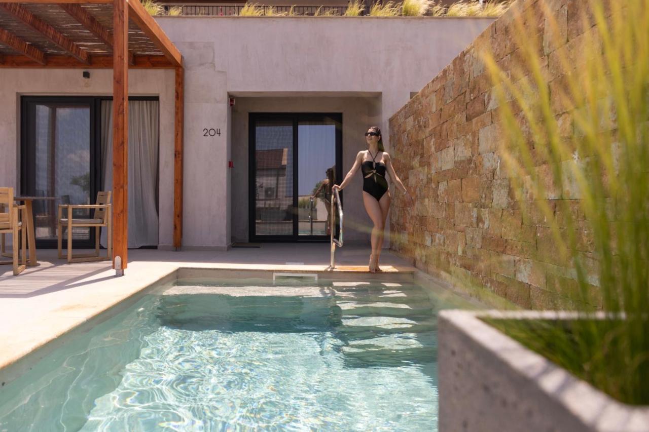 باليوري Pnoes Luxury Suites المظهر الخارجي الصورة