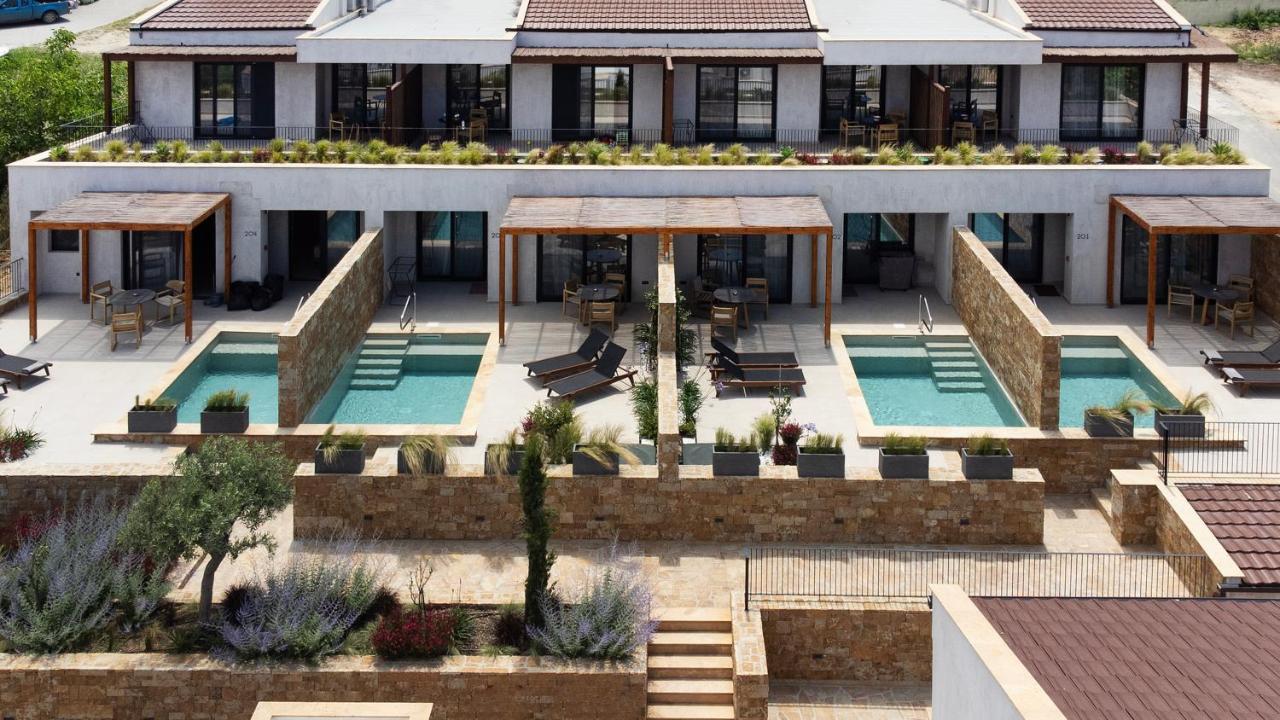 باليوري Pnoes Luxury Suites المظهر الخارجي الصورة
