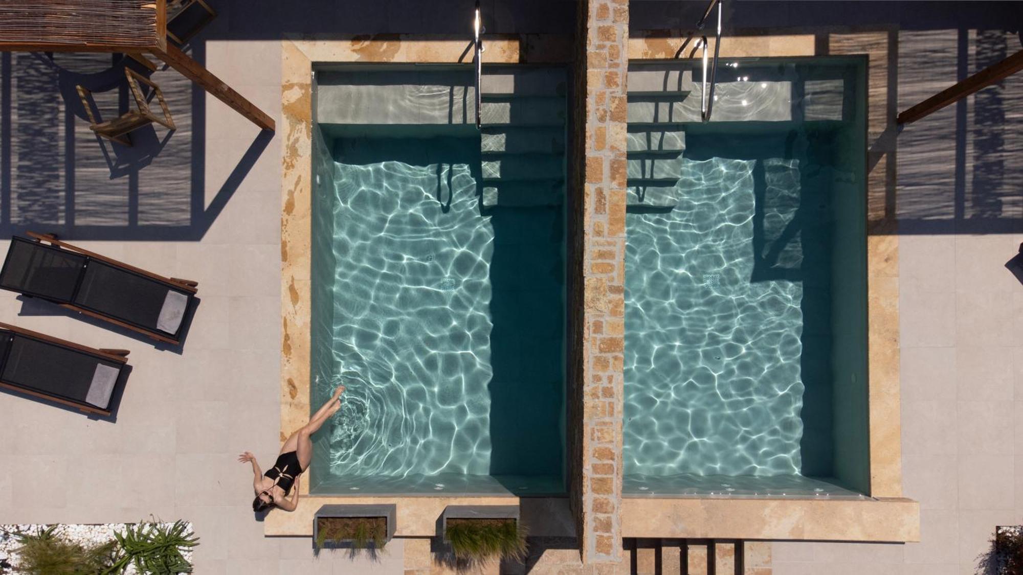 باليوري Pnoes Luxury Suites المظهر الخارجي الصورة