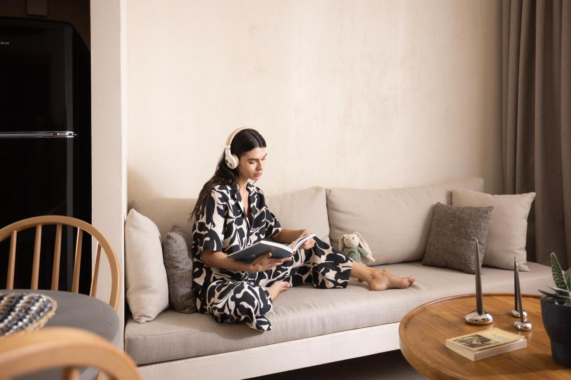 باليوري Pnoes Luxury Suites المظهر الخارجي الصورة