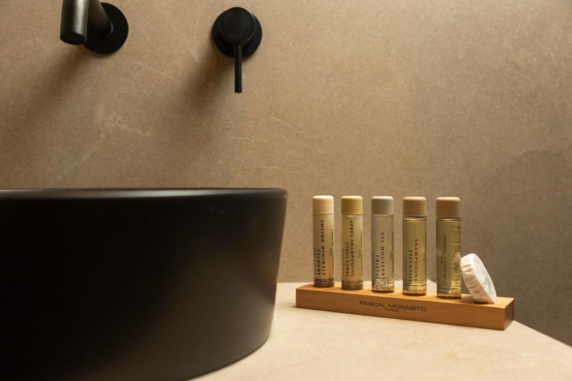 باليوري Pnoes Luxury Suites المظهر الخارجي الصورة